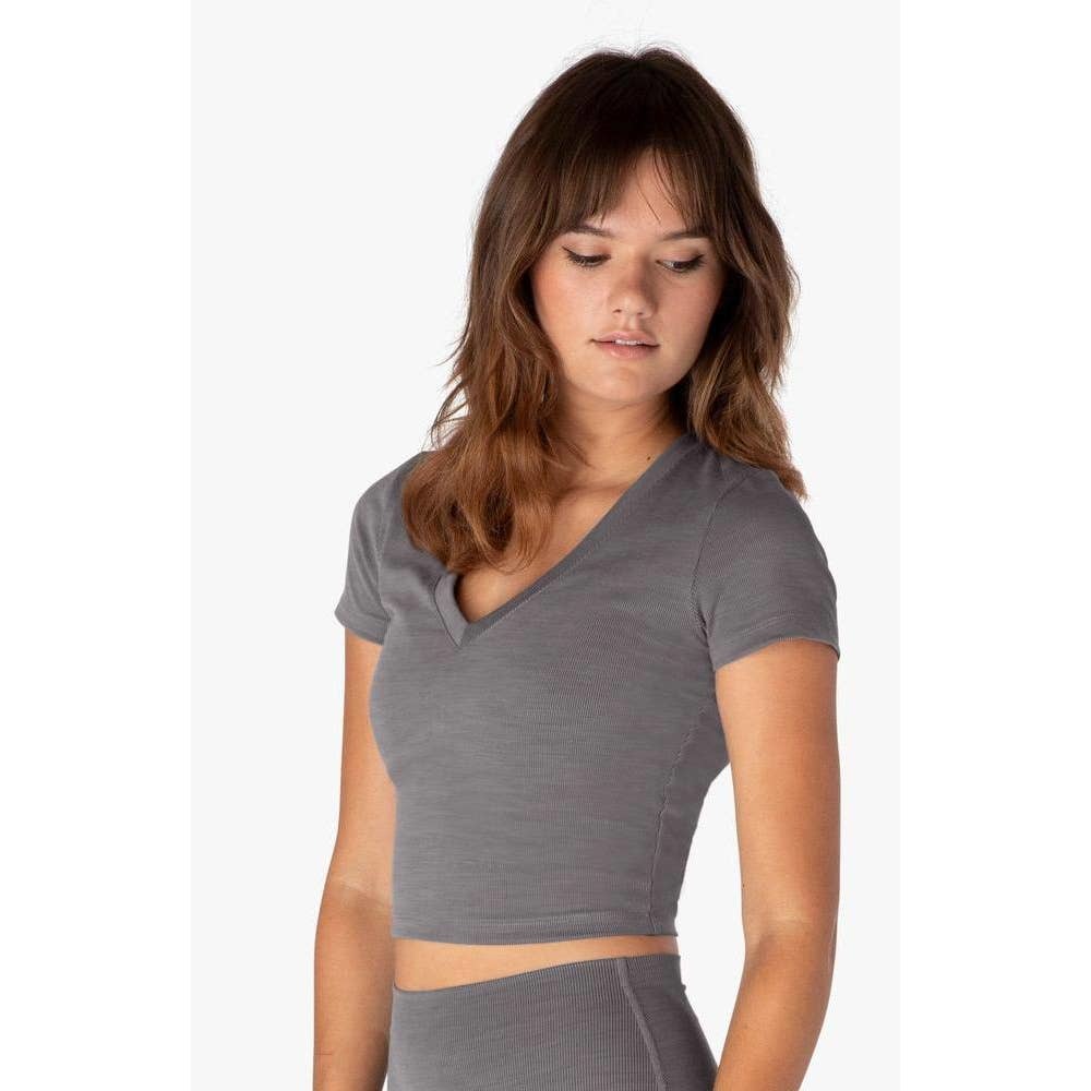 Beyond Yoga – Remix V-neck Short-Sleeve Crop T-shirt